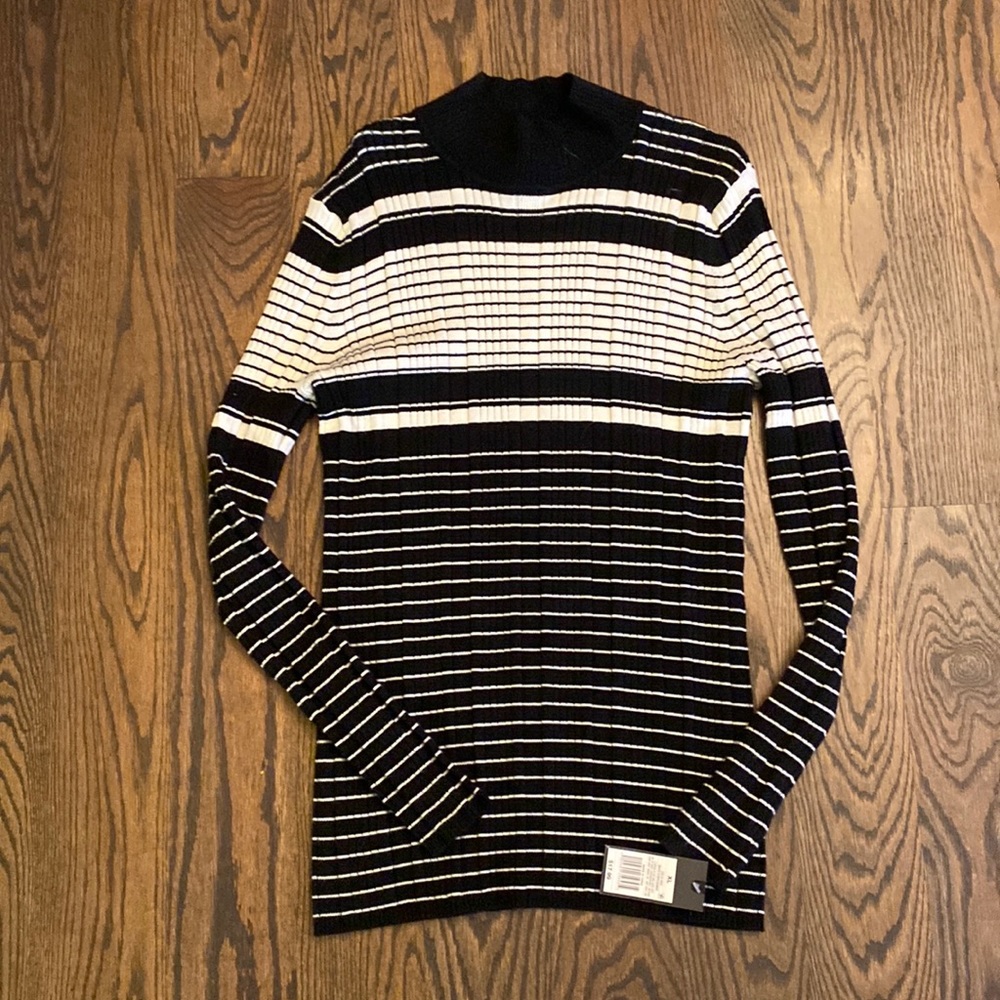 Mossimo Black and White Sweater Long Sleeve Top